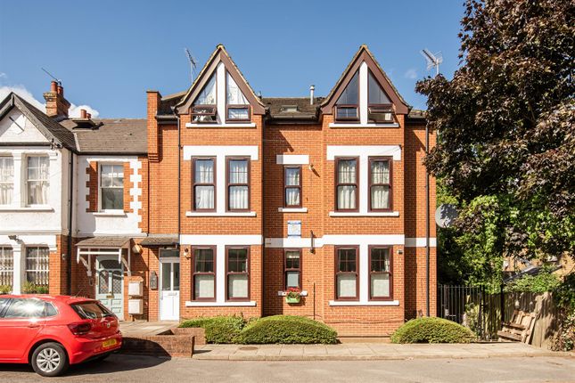 York Road, Acton W3 1 bed ground floor flat for sale