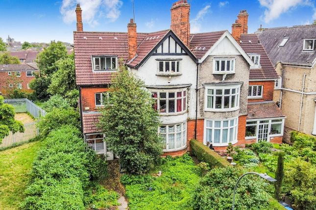6 bedroom semi-detached house for sale