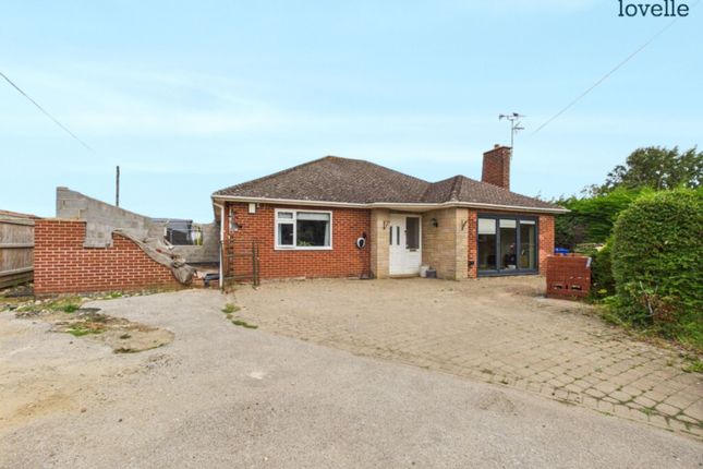 Spridlington Road, Faldingworth, LN8 3 bed detached bungalow for sale