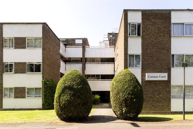 Stonegrove, Edgware, HA8 3 bed penthouse for sale
