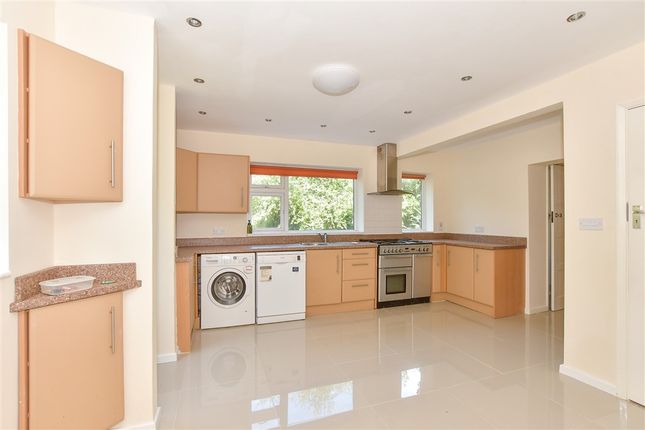 4 bed detached house