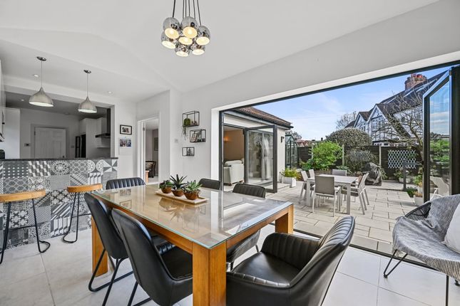 Riverside Avenue, East Molesey, KT8 4 bed detached house for sale