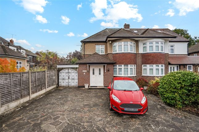Lindsey Way, Hornchurch, RM11 3 bed semi