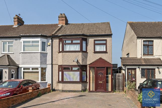 Collier Row Lane, Romford, RM5 3 bed end of terrace house for sale