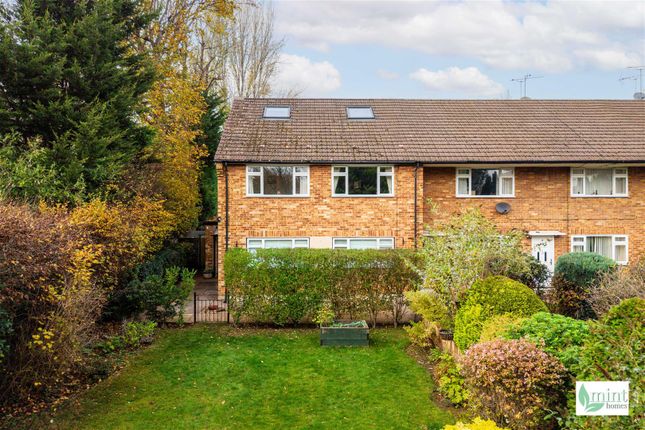 Camphill Court, West Byfleet KT14 3 bed duplex for sale