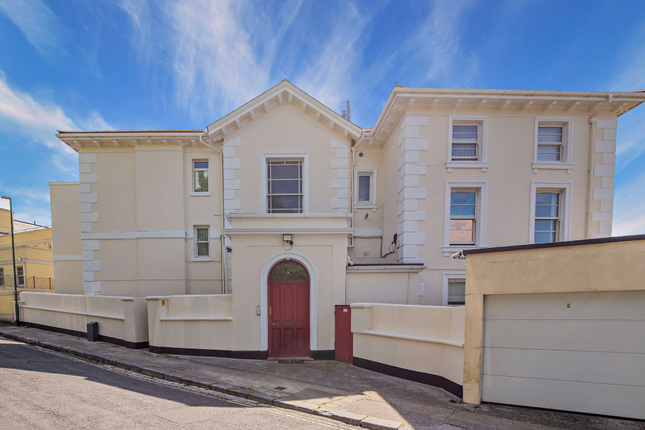 2 bed flat