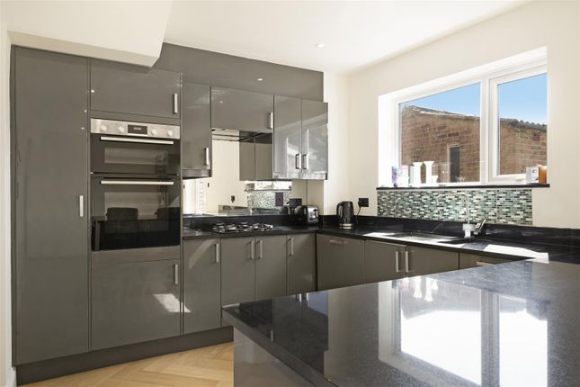 Thornbury Gardens, Borehamwood 3 bed semi