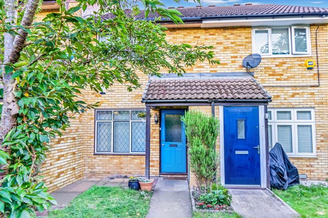 Wainwright Grove, Isleworth... 2 bed terraced house for sale