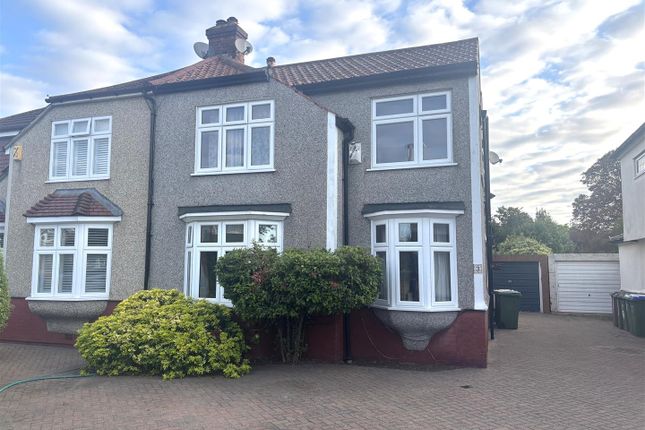 Grace Avenue, Bexleyheath DA7 4 bed semi