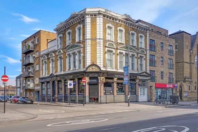 Dick Turpin House, Canning Town, E16 2 bed flat for sale