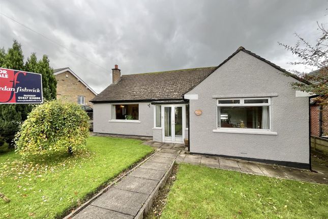 Simmondley Lane, Glossop 3 bed detached bungalow for sale