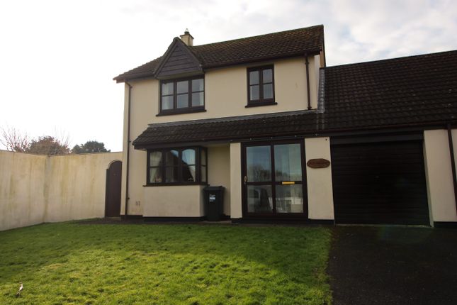 3 bedroom link detached house for sale