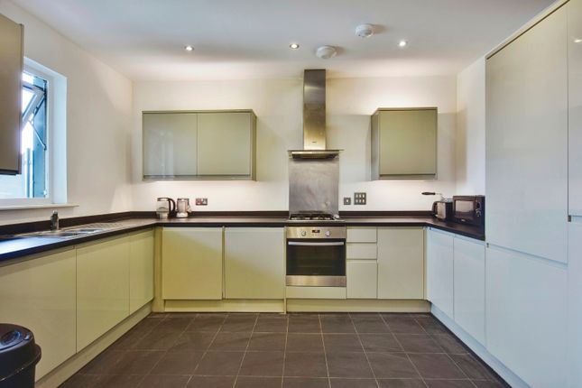 3 bed flat