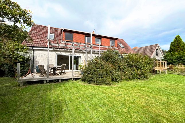 6 bedroom detached villa for sale
