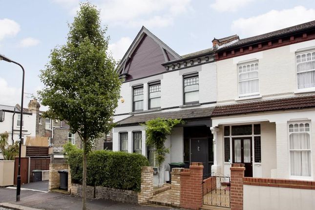 Atterbury Road, Finsbury Park, N4 4 bed end of terrace house for sale