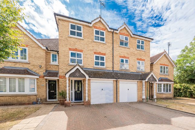 Egham TW20 6 bed terraced house for sale