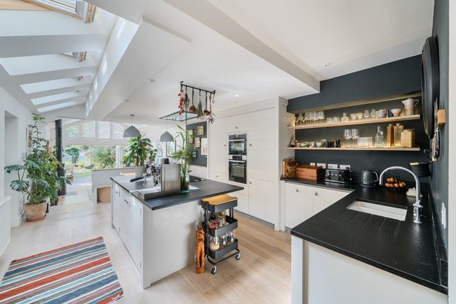 St Leonards Road, Winchester... 3 bed semi