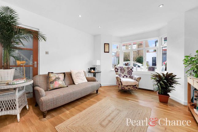 Kings Close, London, NW4 3 bed terraced house for sale
