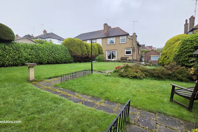 Cedar Avenue, East Barnet EN4 3 bed semi