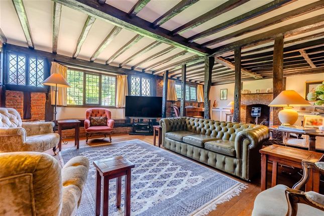 6 bedroom detached house for sale