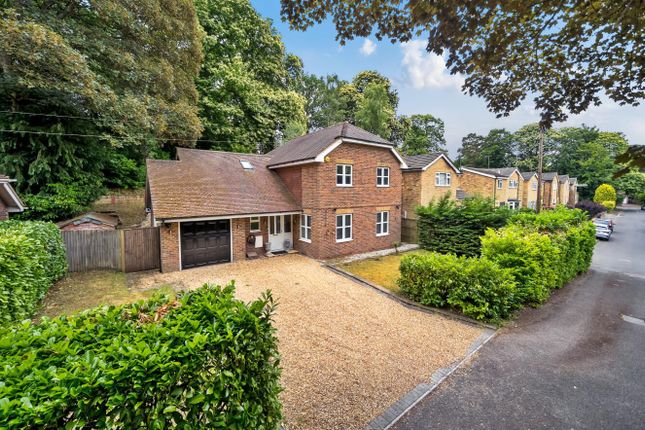 Hall Close, Camberley GU15 4 bed detached house for sale