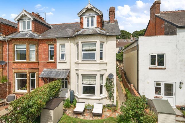 4 bedroom terraced house for sale