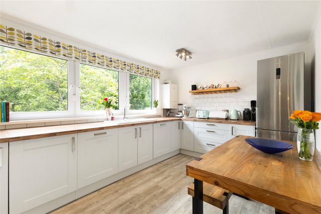 Ericcson Close, Putney, London, SW18 3 bed apartment for sale