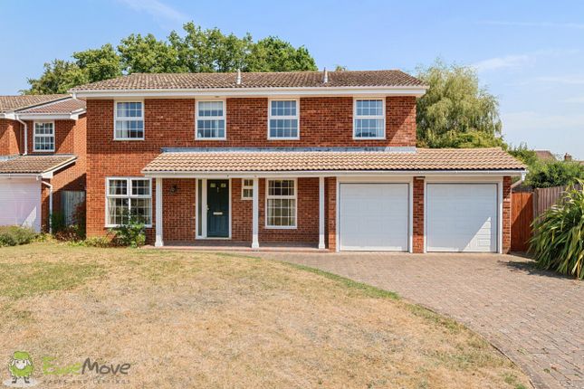 Mount Pleasant Drive, Tadley RG26 4 bed detached house for sale