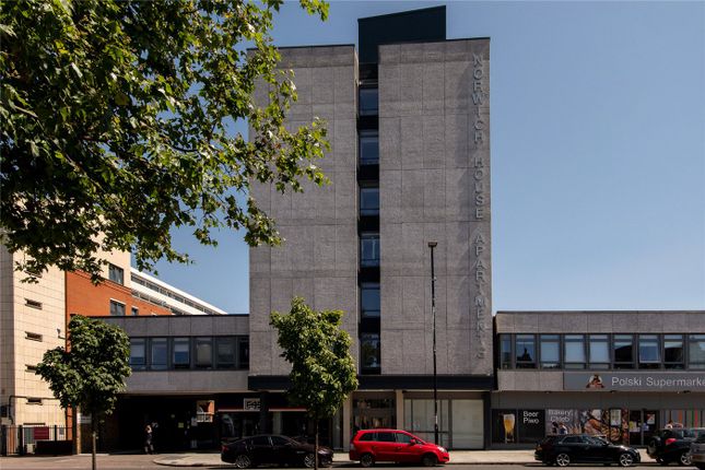 Streatham High Road, London, SW16 1 bed apartment for sale