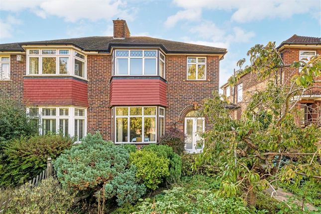 Ashridge Crescent, London SE18 3 bed house for sale
