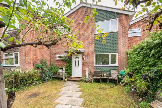 Fairfield Close, Dorking 3 bed terraced house for sale