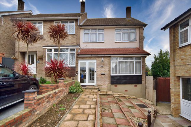 William Close, Romford, RM5 3 bed end of terrace house for sale