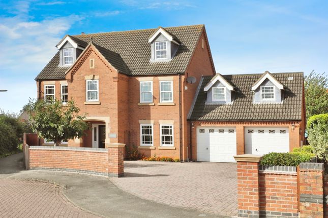 6 bedroom detached house for sale