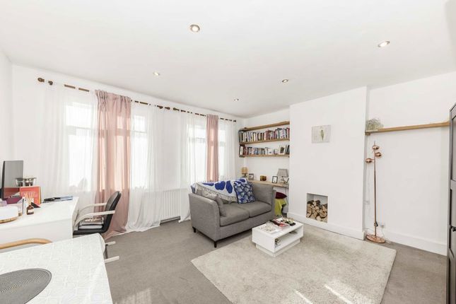 Kingston Road, London SW19 1 bed flat for sale
