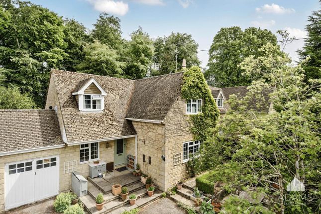 3 bed link detached house