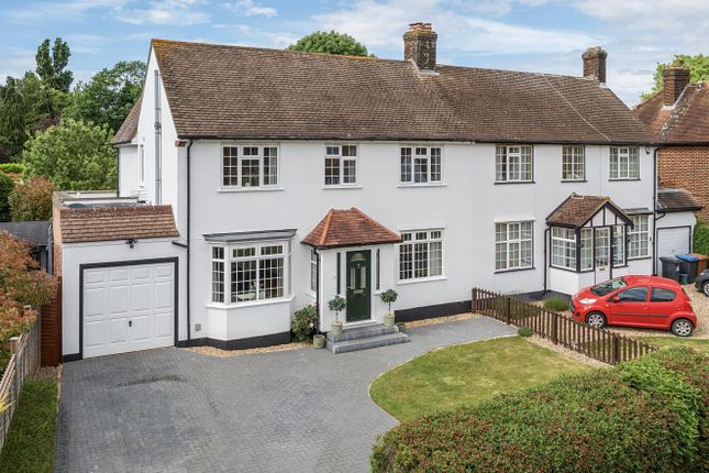 Moffats Lane, Brookmans Park Hatfield... 4 bed semi