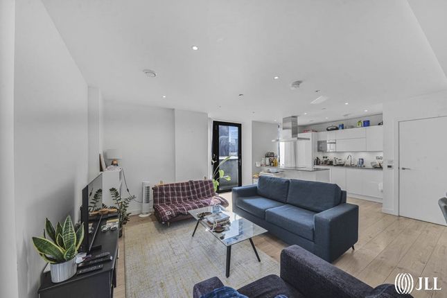 3 bedroom flat for sale