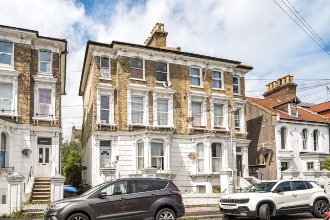 Carlton Avenue, Ramsgate CT11 2 bed flat for sale