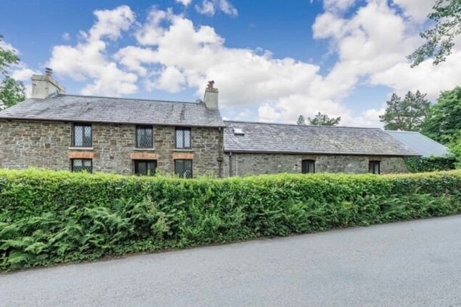 Gorsgoch, Llanybydder, SA40 4 bed property with land for sale