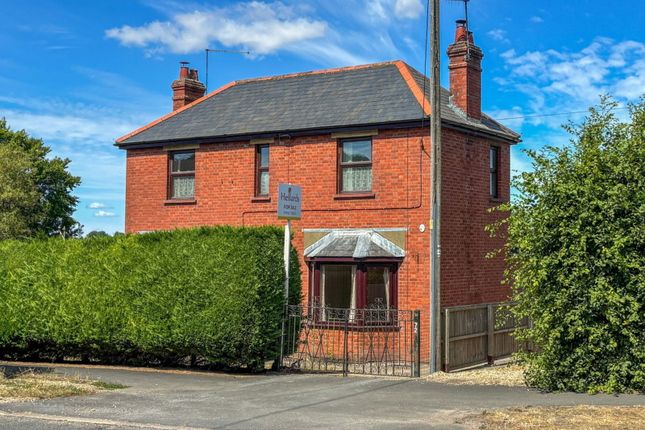 Jacklyns Lane, Alresford, Hampshire 3 bed detached house for sale