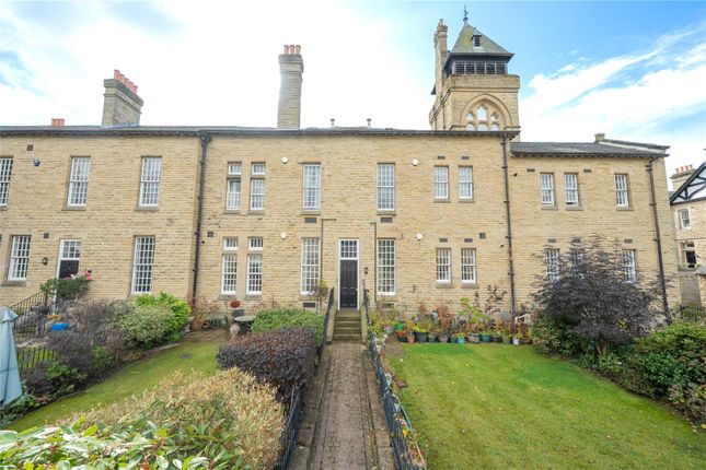 10 Aysgarth Court, Clifford Drive... 2 bed apartment for sale