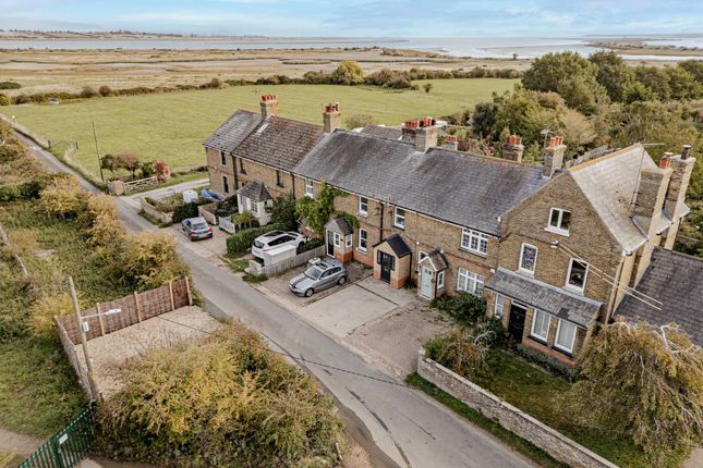 Oare, Faversham, ME13 2 bed terraced house for sale