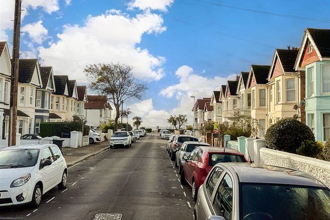 Alexandra Road, Worthing, West Sussex 1 bed ground floor flat for sale