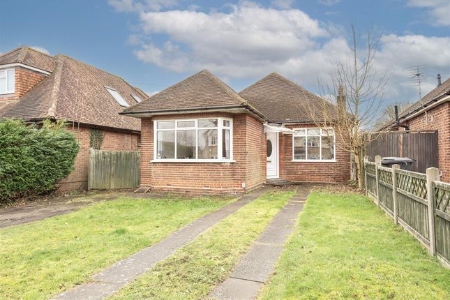 Longacres, St Albans 3 bed detached bungalow for sale