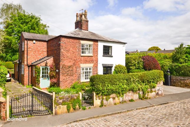 Pepper Street, Lymm, Cheshire, WA13 0JB 2 bed cottage for sale