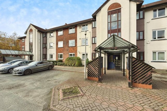 Reeves Court, Canterbury Gardens... 3 bed flat for sale