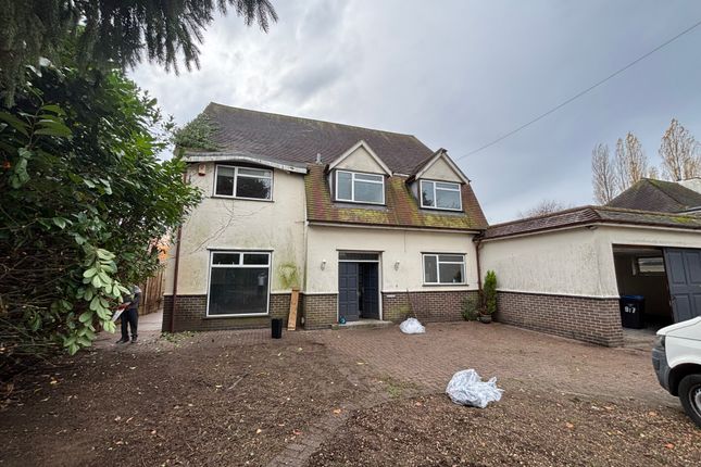 5 bed detached house