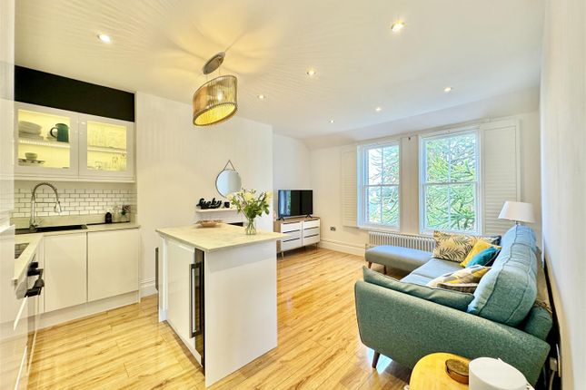 3 bedroom flat for sale