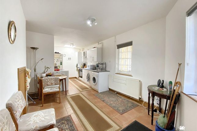 10 bed property