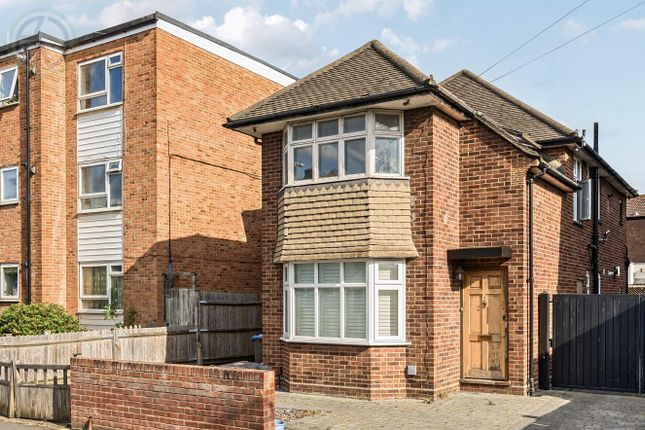 Devonshire Road, Colliers Wood SW19 2 bed maisonette for sale